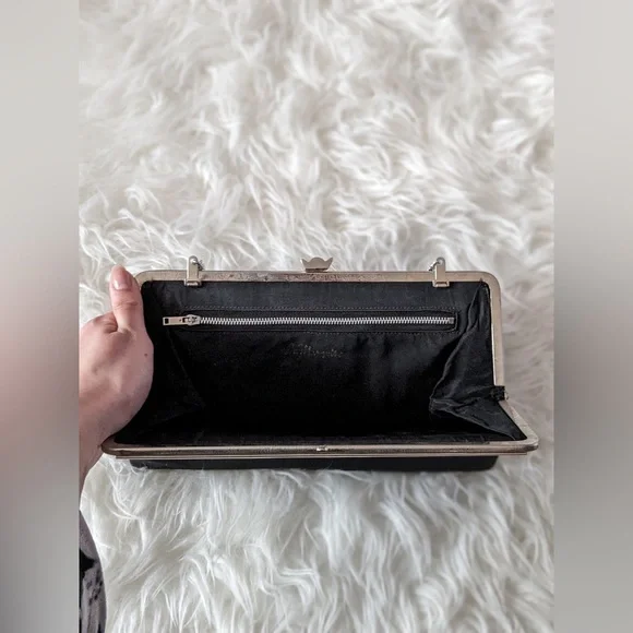 La Marguise Vintage Black & Silver Clutch - Picture 6 of 10